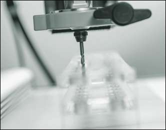 Usługi Plexi Land. Cięcie laserem, klejenie tworzyw, frezowanie, gięcie tworzyw